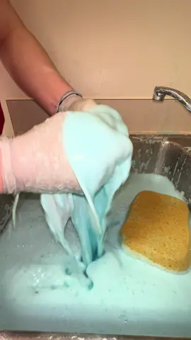 foca overload:)  #pinesol #pinesoloverload #ogpine #fabuluso #fab #lavenderfab #ajax #wholebottle #dishsoap #gain #foca #laundry #overload #tide #lestoil #pinalen #spongesqueezeasmr #spongerinse #squeeze #spongepour #asmr #trending #foryoupage #foryou #fyp #cleaningsupplies #clean #CleanTok #cleaning #satisfying #bubbles #soap #bleach #scrubdaddy #mrclean #lysol #squeezecomp #squeezecomp 