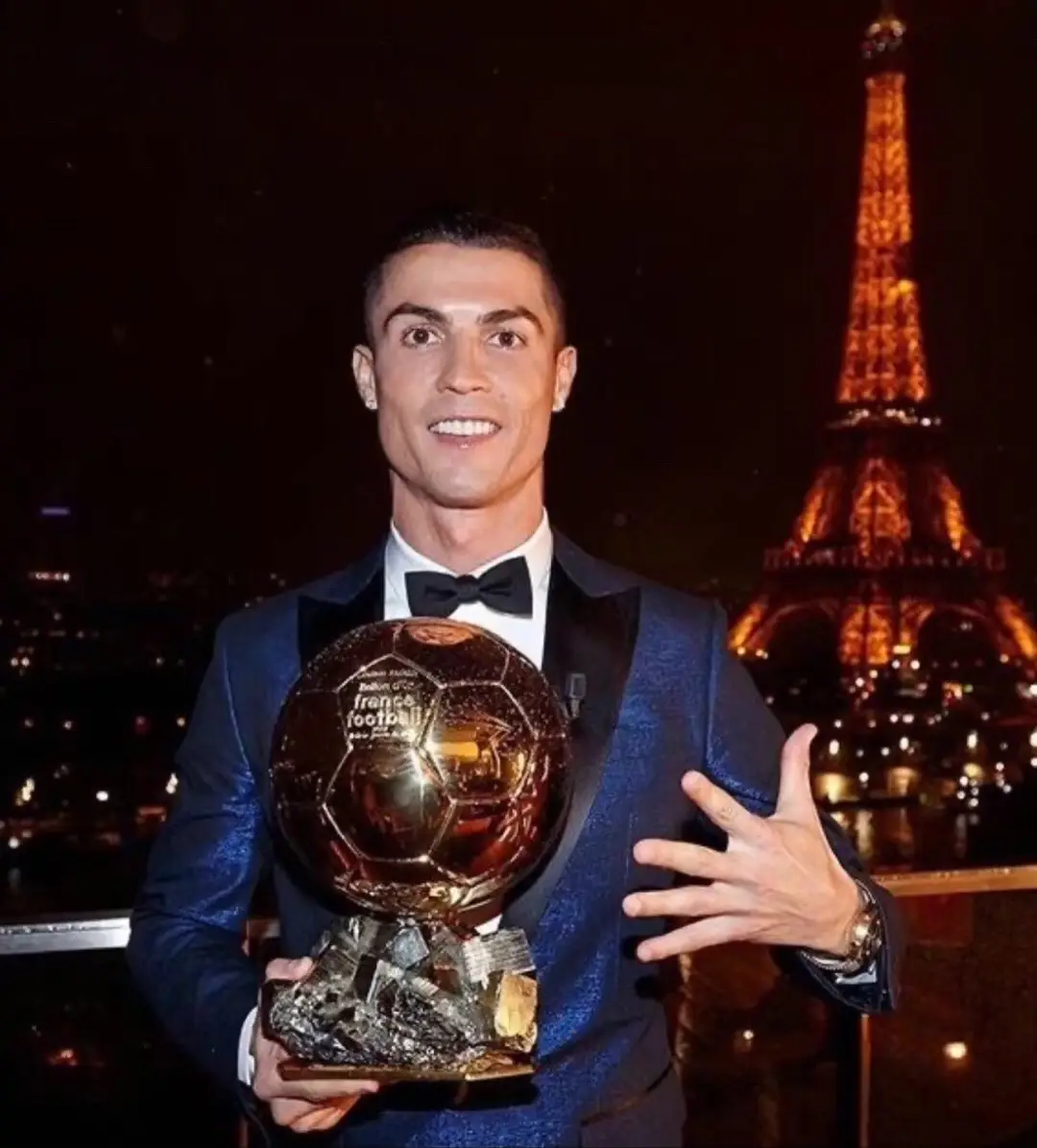 Owner of paris ☠️#cristianoronaldo #football #ballondor #paris #aep4u #slideshow #fyp #viral 