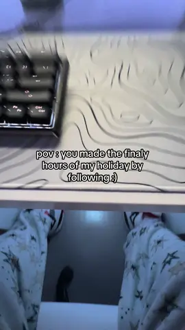 school tommorow :( #school #Tech #techtok #smallcreator #zenontech #fyp #gaming #GamingSetup #setup #schooldays 