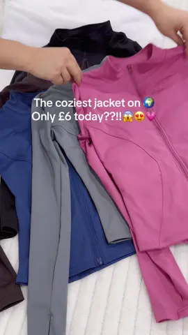 Crazy Sale Now 🔥🔥🔥🫣🤩 #gymjacket #yogajacket #zipupjacket #yogatops #yogaclothes #womensfashion #thumbholesleeves #tiktokmademebuyit #goodthings #trendfashion 