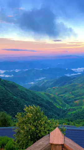 - Khi ngắm nhìn thiên nhiên là liều thuốc tốt dành cho tâm hồn. #vdviet #taxua 