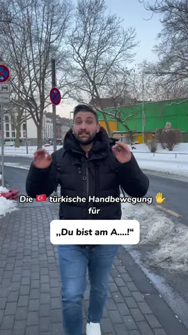 Das 🇹🇷-Türkisches Handzeichen für: „Nö, bekommst du nicht!“ 😂@Sertac Mutlu  🙏 #türkisch #deutsch #fyp #fy #🇹🇷 #🇩🇪 #streetstylejoe #übersetzung #türkischfüranfänger
