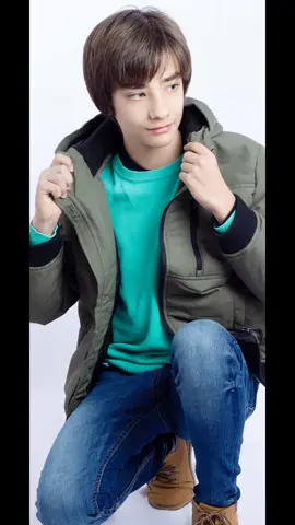 New Face New Book 😊📸 Enero 2024  Impresionante Oliver! ✨ Model / @oliver_sanchez_official  Outfit/ @leftiesofficial @zarakids #happybe  Photographer Creative Organization @aranmonjephotography  @canonespana  #aranmonjephotography #books #madrid #toledo #models #fashion #magazine #portrait #sesionesdefotos #teens #agencia #delphosskids #bookmadrid #toledo #photography #modelos #kids