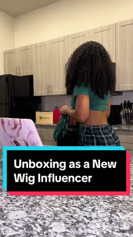 New year, new hair, new wig influencer. I get so much PR packages, its crazy! #fyp #wiginfluencer #dayinthelife #contentcreator 