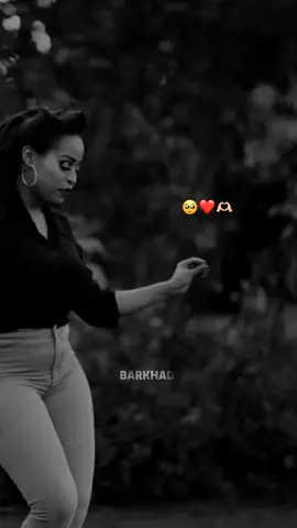 Heestan🥺💗#barkhad🌹✨ #foryou #somalitiktok #onlydjmoh #bashar✨🕊 #dhiplow🤦‍♂️🕊️ #blackscreen #somalitiktok #ikraandeamond🌴❤️ #jawi_bila🌊❤️🌴 #quen_fazu1 #somalitiktok 