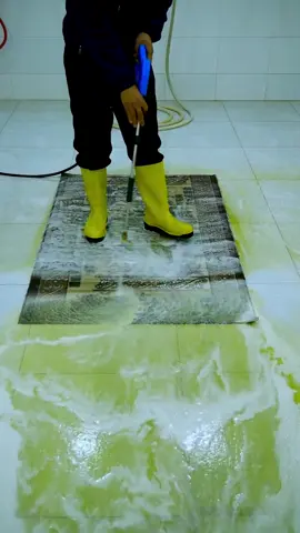 Satisfying rug cleaning time lapse #asmr #satisfying #shorts #carpetcleaning #rugwashing 