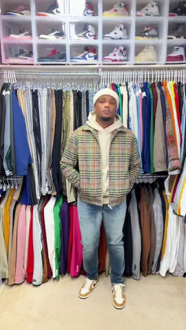 Neutral colors outfit base - with a 💥  Jacket - @H&M  Hoodie - @Old Navy Official  Jeans - @BR Factory Shoes - @Jordan Retro 1 ‘Rookie Of The Year’  #neutraloutfit #mensfashion #howtostylebomberjacket #outfitideas #outfitinspo #jordan1 #jordan #jordan1roty 