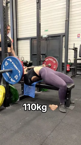 J’adore le bench ♡ #powerlifting #forceathletique #tiktoksport #bench 