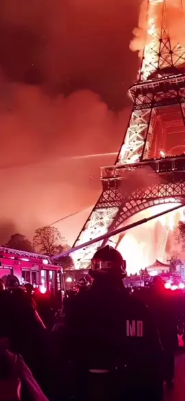 Fake situation ! #eiffeltower#toureiffel#paris#france#aesthetic#fire#algeria#trip4tripp#stromae#police#ucraina#senna#news#athena#portoi#perte