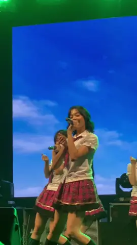 pertama dan terakhir kali nonton ka chika di event off air di medan, dan pertama kali juga ikut event off air jkt yg kebetulan ada di medan di acara partypop 2023 seneng bisa liat member” secara langsung pertama kali terutama ka chika, azizi, fiony, muthe, olla , dll. semoga abis lulus dari sini dan balik ke jakarta bisa theater an dan ketemu sama fjkt lainnya. #jkt48 #jkt48newera #partypopmedan 