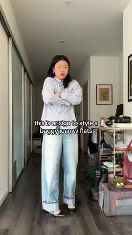 tag me if u do!!!! i love seeing u guys style ur outfits 🤍🤍🤍 #fashion #styleinspo #flats #baggyjeans #outfitinspo 