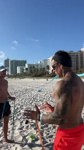 Nuestras clases son un lugar seguro, nos apoyamos, nos ayudamos, nos entendemos y entre todos nos motivamos. Si eres de las personas que se intimida con los gym o con las personas que hacen ejercicio sin duda ESTE ES TU LUGAR, en nuestra comunidad no importa el sexo, la edad , la estatura o la figura, lo que nos importa  ES TU SER y que puedas experimentar lo que es darle amor a tu cuerpo sin que eso implique un sacrificio. . Te vamos a mostrar con mucho amor lo increíble que es SENTIRSE VIVO y rodeado de buenas personas 🙏🏻. . La clase está dividida para que puedas ir a tu ritmo y poder ir incrementando tu nivel poco a poco así que te esperamos ❤️  Más información + ‪ (786) 727‑9992‬