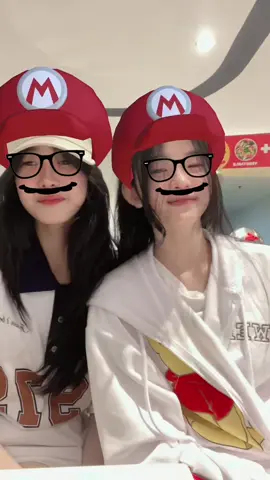 pake topi diatas topi🍄
