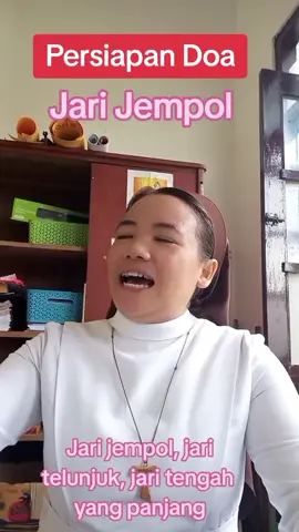 Lagu Jari Jempol adalah salah satu lagu anak-anak yang mempersiapkan anak-anak untuk berdoa. Lagu ini sangat cocok untuk murid TK dan SD. #gurupenggerak #gurusd #guru #gurutk #icebreaking #gurupaud 