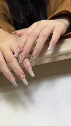 Nail Xinh qué 😊🥹 #xuhuong #tet2024 #nailbox #nails #naildesigns #nailboxthietke #songelphukiennailmi #nail #ThanhThoiLuotTet #nailmoimoingay 