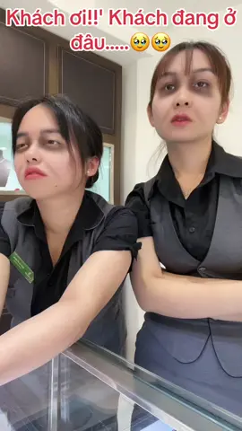 Chúng em chờ khách đến nhan sắc tàn lụi #xuhuong #locphucfinejewelry #dilamcogizuiii😜 #vairal #hàihướcvuinhộn🤣🤣👍❤️❤️ #2024 #khách #trending #chờngườinơiấy #chờ 