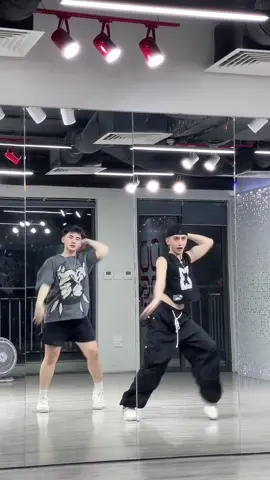 Chỉ cần 6-8b là xong 1 bài . Đki học ngay thuiii #danceclass #sexydance #trending #tiktoktrend 