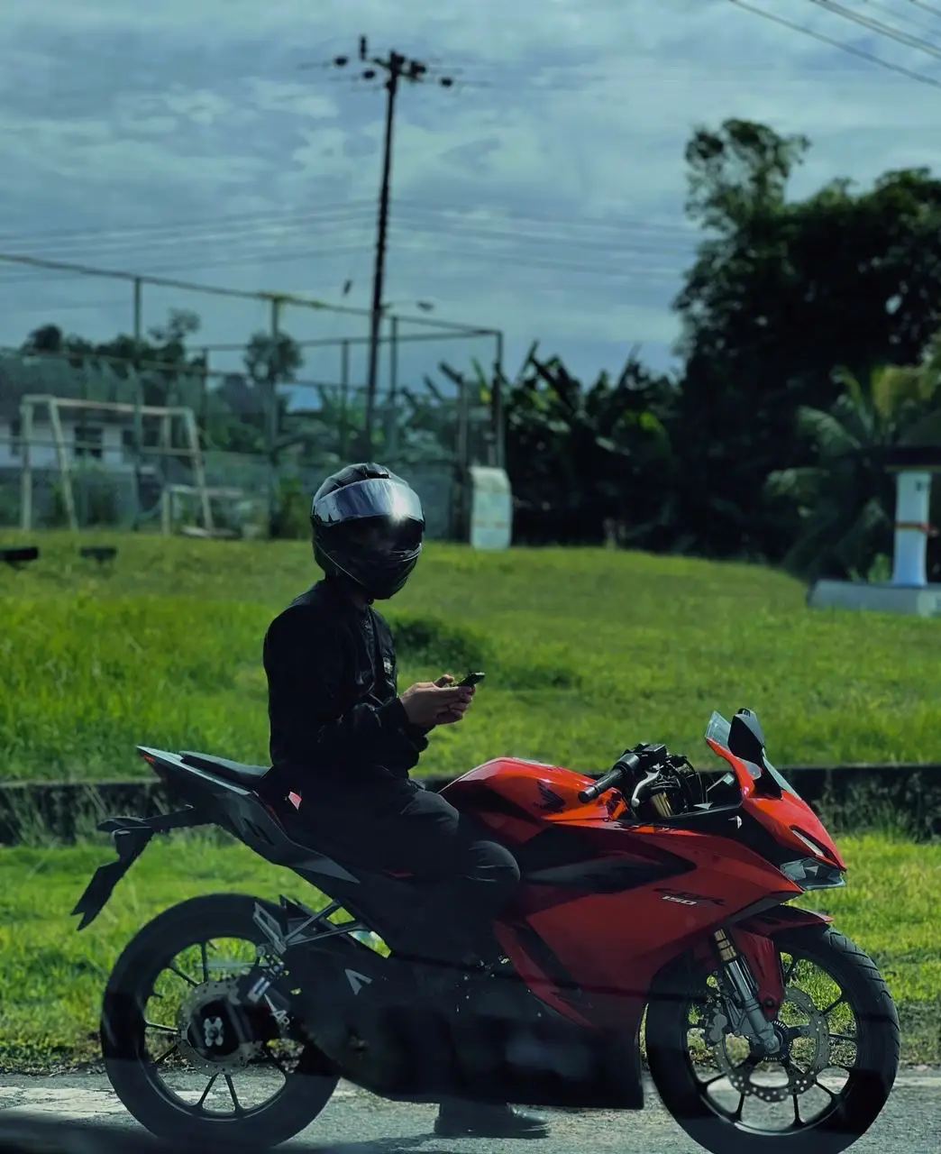 🤢 #cbr150r #k45r #r15 
