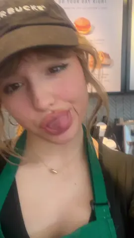 Jesus christ this tiktok thing is hard #starbucks #gymgirls #fitgirls #fitgirl #GymTok #gymmotivation #sleeperbuild 