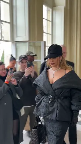 #rihanna #dior #pfw #TikTokFashion