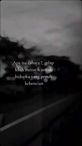 Tidak harus menjadi pelangi agar dipuji indah, hitam lebih indah menurutku #fyp #fypシ #fypシ゚viral #foryoupage #foryourpage #hitam #introvert #pendiam 