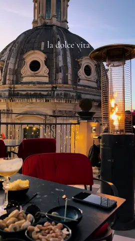 Rooftop-Bar over beautiful Rome at sunset ❤️‍🔥 #rooftop #rome #italy #sunset 
