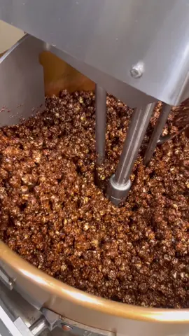 Chocolate CaramelCrisp 🍫😍 #garrettpopcorn #gourmetpopcorn 