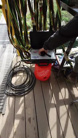 #underwaterwelding #commercialdiver #adventure #career #training #diving #underwaterwelder #youtube #offshore #movie #exothermic #fabrication #hotwork #welding 