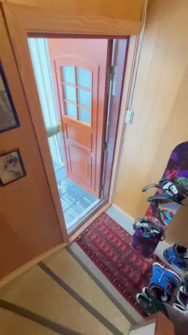 Scaring mom 😂😂😂 #scarecam #scarepeople #scareprank #prank #funny #scaring #jumpy #jumpscare #viral #trending #fyp 