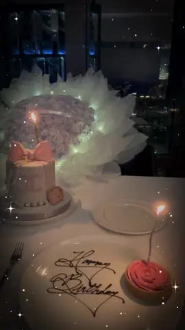 謝謝我的閨蜜十幾年來無私的陪伴 謝謝妳為了我花這麽多錢陪我過生日 這是言語無法表達的情感 相信未來的我們一定會更好 我們要一起去遍全世界 過最幸福的人生 也謝謝妳平常因為我的一句話 一直往我家寄東西 我未來會努力從新振作 也給妳最好的  #致閨蜜 我最愛的家人 I love my sister 💜 01/23祝自己生日快樂 最後謝謝因為有妳  我感覺到了被愛