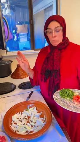 #طاجين_مغربي #الزعبيلة طالع ليها الخز#🙈🤣#frypgシ #fypシ゚viral #foryourpage #fry 