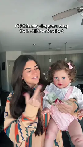 So thankful for mckinsleigh & wesleigh’s hard work!! 🤑 #pov #influencer #povinfluencer #influencerpov #familyvloggers #familychannel #badparenting #greenscreen 
