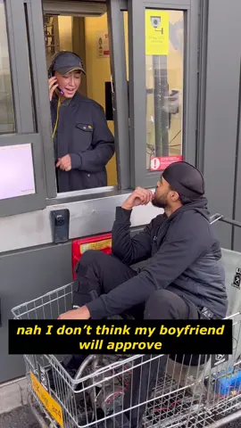 Picking Up Girls In My New Car at Drive Thru🤣🤣 #fyp #fy #viral #prank #foryou #somali #drivethru #xcyzbca #girls #rizz 