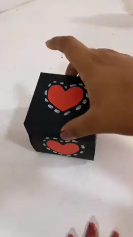 Cajita de amor super facil❤️ Pack en el enlace. Aquí te muestro como hacer esta cajita personalizada para el día del amor y la amistad. Te dejo un enlace con más de 700 plantillas descargables #sanvalentin #cajitaspersonalizadas #diadelamorylaamistad #ValentinesDay #velentines #diygift #regaloscreativos #regalos #mexico  #miami #negociosporinternet #cajitas #regalodesanvalentin #tutorial #plantillas #crafting #Love #manualidades #diadelosenamorados 
