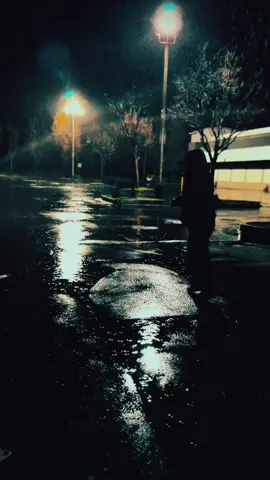 #boxing #shadowboxing #sports #rain #night #workout #passion #fyp 