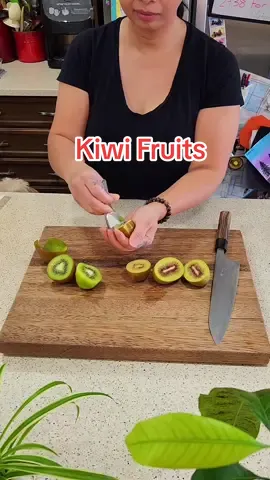 I have here three different types of kiwi fruits.  The green,  golden and red one.  My favorite is the red type.  It's the sweetest 😋. Which one is your favorite type?  Or have you tried them all yet?  . . . #cookingwithmamamui #kiwi #kiwifruit #goldenkiwi #redkiwi #exoticfruit #chinesegooseberry #fruit 