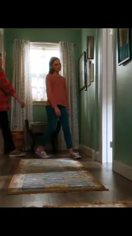 Are you the favorite child? #fyp #movieclips #movies #urmovieplug #tiktok #family #annakat #americanhousewife #cold #miami #arianagrande #meangirls 