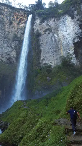 All i want to do travel #dariudara #dronevideo #lewatberanda #drone #dji #airterjun #slomotion #sumut #fyp #danautoba 
