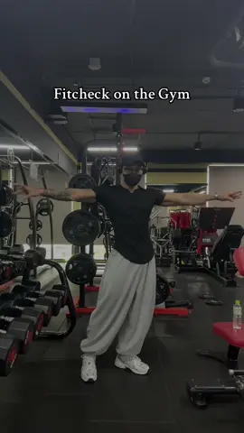 Gym Fitcheck! #suhuynhfitness #suhuynh1912 #gymerdaumat #outfit #outfitgymer #Fitness #OOTD 