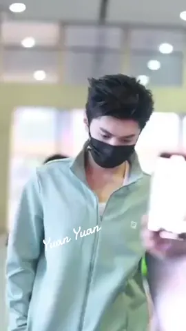 🥰🥰🥰 陈哲远 Che Zhe Yuan 😍Yuan Yuan❤️❤️❤️ #chenzheyuan👑 #chinesedrama #chineseactor #iqiyi #fypシ #fypシ゚viral #lovely #china #cute #chenzheyuan #handsome 