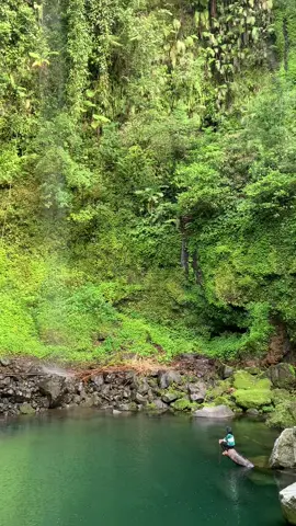 📍curug moprok karangsalam baturraden. kalo kesini harus hati hati yaa jangan lupa sampahnya dibawa pulang✨ #curug #curugpurwokerto #purwokerto #baturraden #curugmoprok #hiddengemspurwokerto 