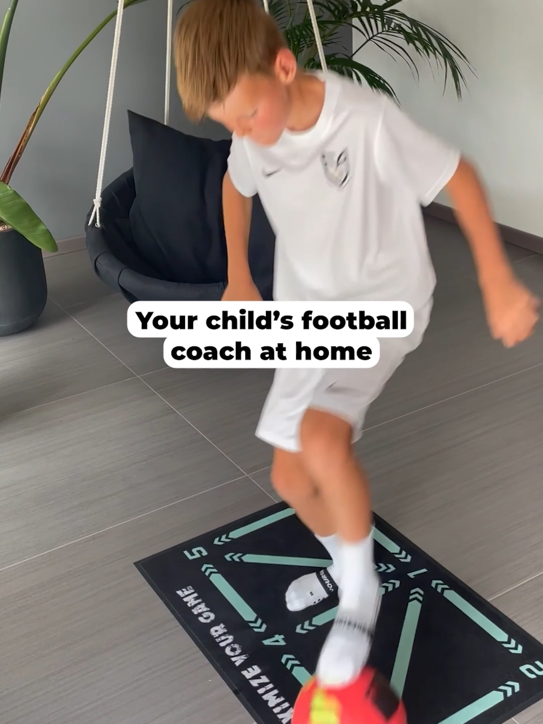Your child's football coach at home! Only 20 minutes a day, and you will see the first results in 7 days.