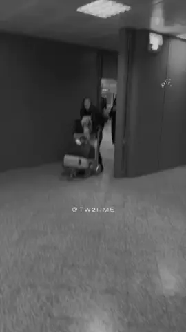 تعلمت احضنك من يومي 🥺🥺💔! 