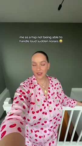 😭😭😭😭 i get so overstimulated