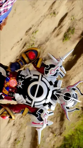 Kamen Rider Evol Black Hole Form Henshin e Ataque Final #kamenrider #heiseirider #kamenriderbuild #kamenriderevol #henshin #tokusatsu #fyp #foryou 