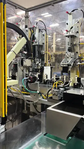 Lineas de producción automatizadas  #automatización #automation #automationtechnology #automationequipment #industry #industria #robots #cobots #foryou #parati 
