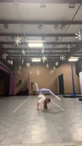 Chris Stapleton and Fuzzy socks 👍🏻#chrisstapleton #turns #dancetok #dancer #dancing #dancersoftiktok #tiktokdance #fyp #foryoupage #Jesuslovesyou #Godisgood #Godslove #tiktoks #countrymusic 