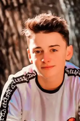 Noah Schnapp Handsome Teenage Actor
