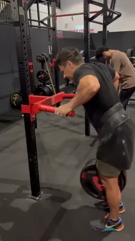 Max reps dips + 60kg