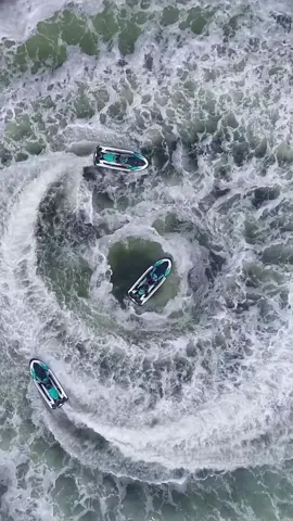 It’s a speedy splashing fun Buckle up and let’s break the wave fast! 🌊 #SerunyaLiburan #EnjoyJakarta #SeeMoreJoy #JakartaTourism #Jakcation #VisitJakarta #DiJakartaAja #JetSki #SeadooSafariJakarta